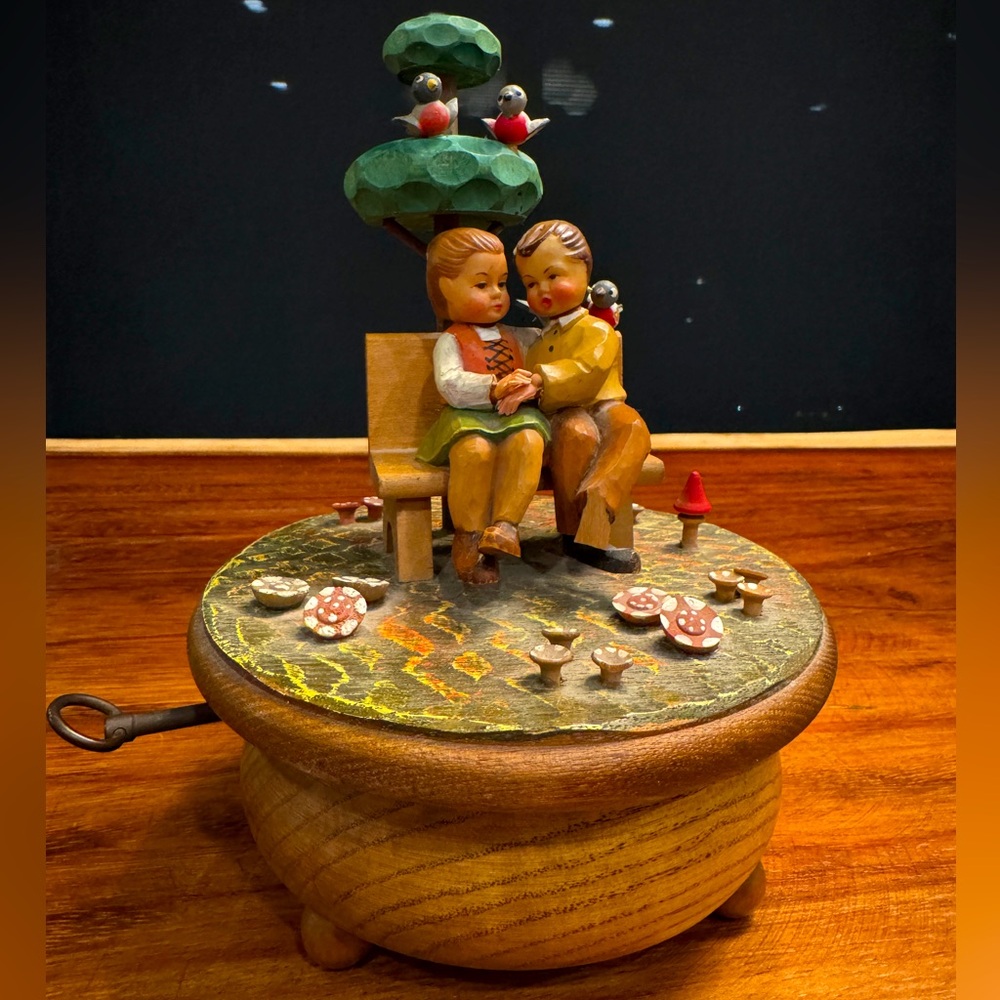 Thorens Wooden Music Box Boy and girl